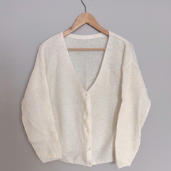 Sweaters - Off white cardigan by Wilfred